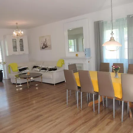 Casa de Férias In By The Harbor Nowe Warpno